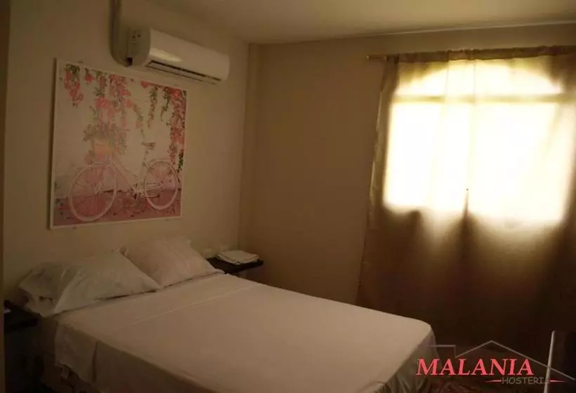 ペンション Hostal Malania