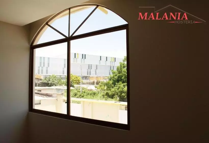 ペンション Hostal Malania