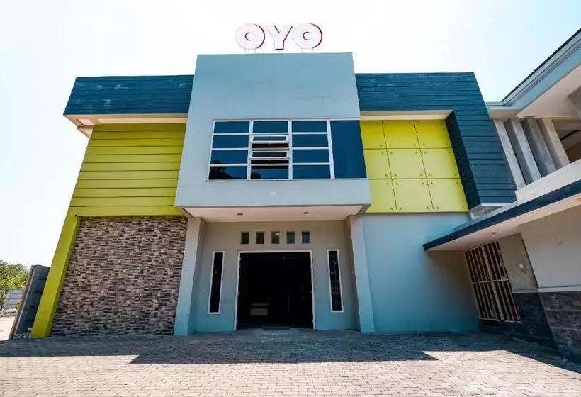 Majatalo Reddoorz Near Ahmad Yani Airport 2