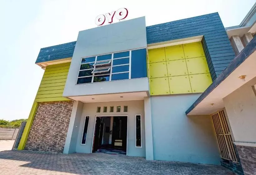 Majatalo Reddoorz Near Ahmad Yani Airport 2