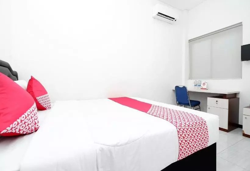 Majatalo Reddoorz Near Ahmad Yani Airport 2