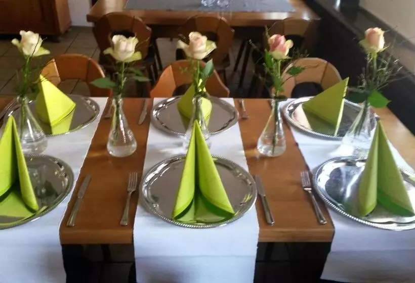 Hotelli Gasthof Wolfs Stuben