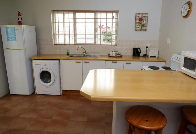 بنسيون Twins Guesthouse No Load Shedding