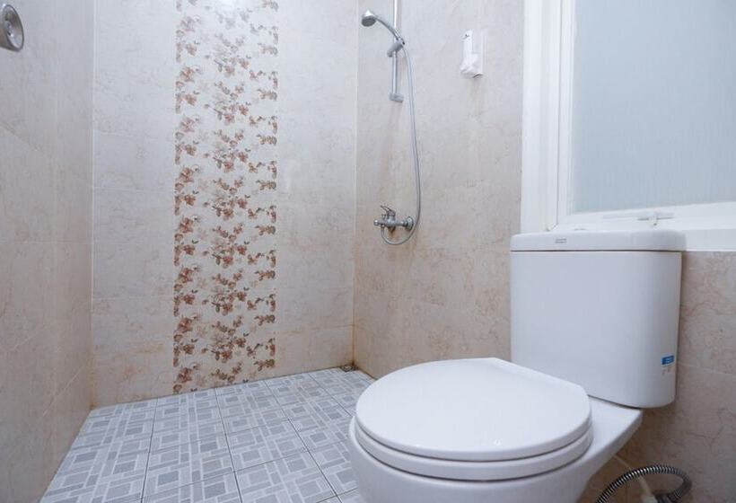 פנסיון Reddoorz Near Plaza Simpang Lima