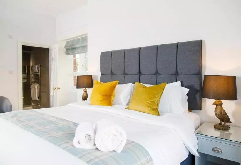 Majatalo 4 Canon Lane