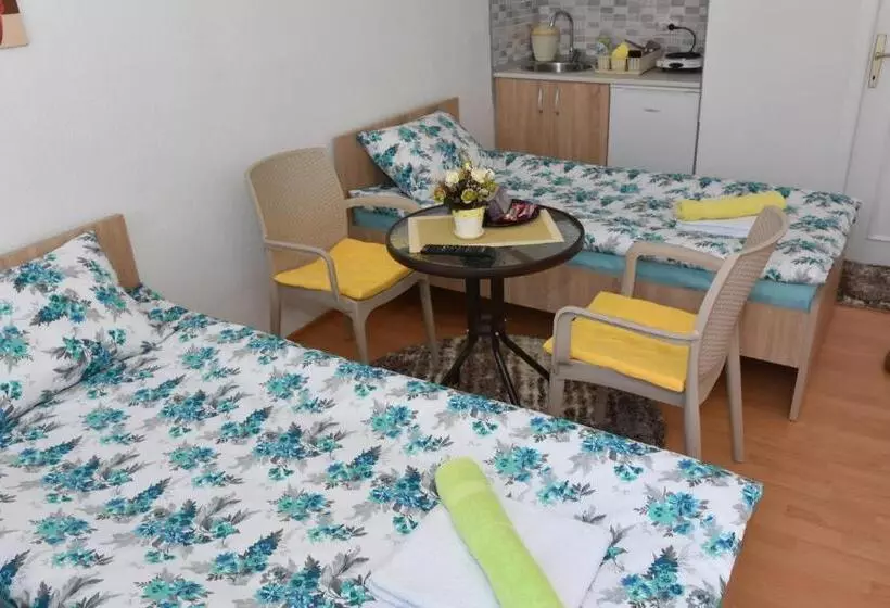 پانسیون Apartment Elmari