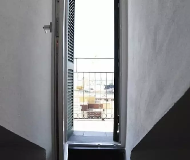 پانسیون Aquarium Rooms