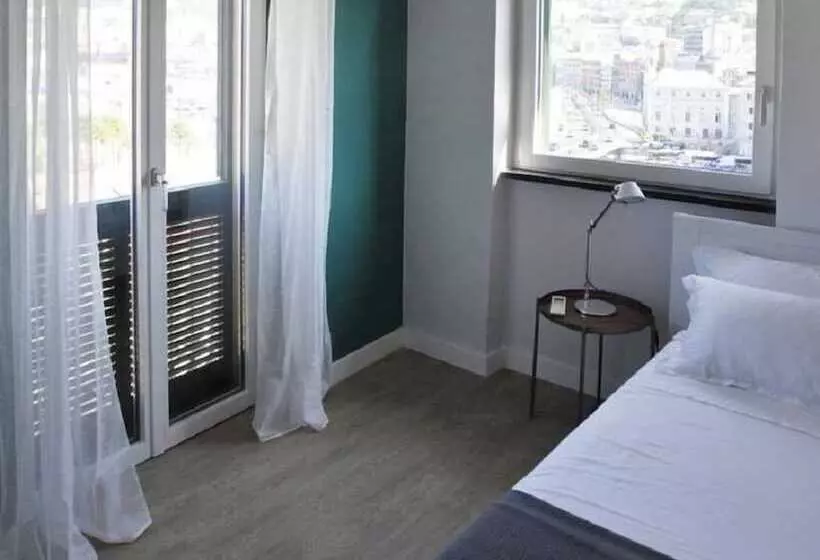 پانسیون Aquarium Rooms