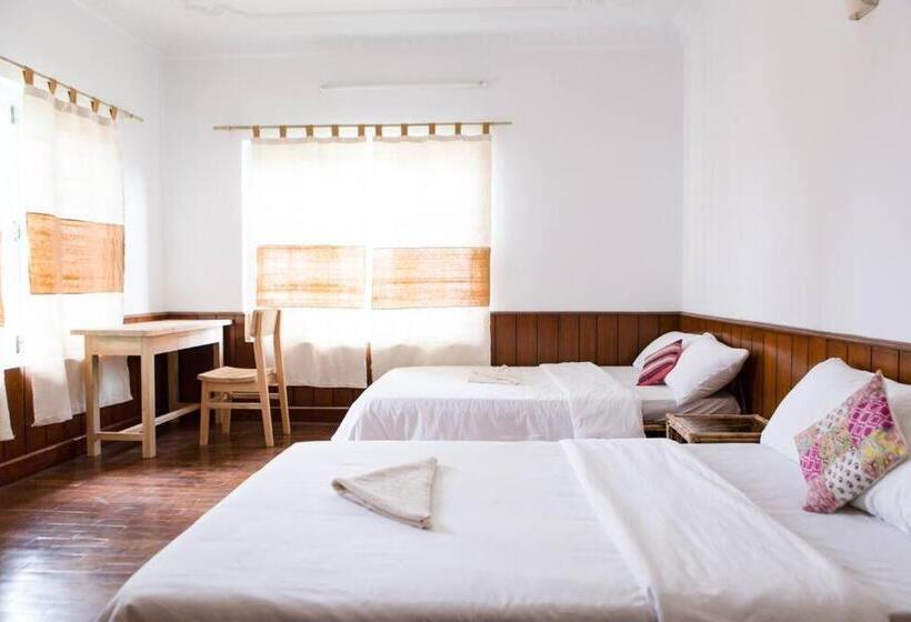 تختخواب و صبحانه Ananda Tree House Eco Homestay