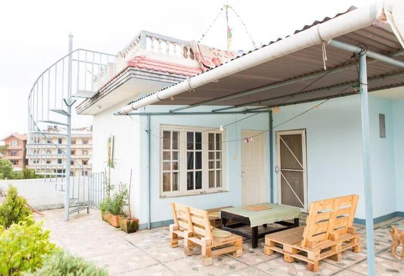 تختخواب و صبحانه Ananda Tree House Eco Homestay