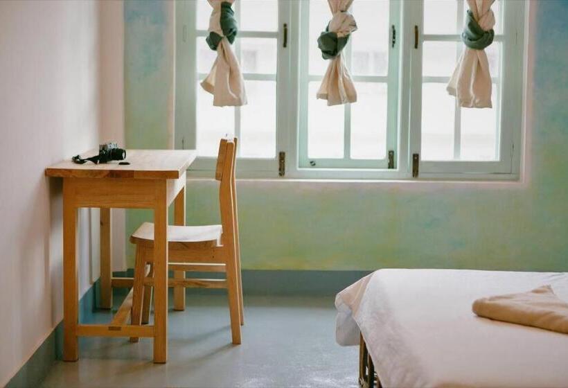 تختخواب و صبحانه Ananda Tree House Eco Homestay