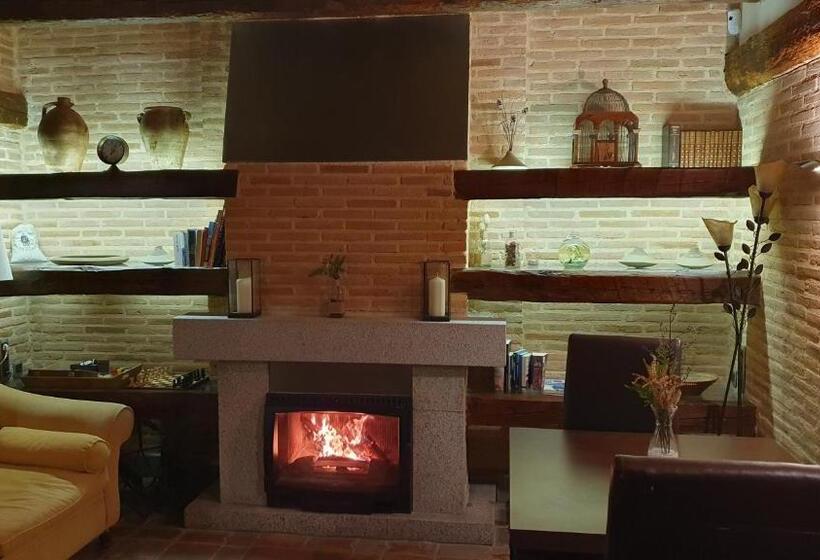 乡村酒店  El Rincón De Rascafría