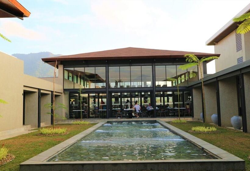 בית מלון כפרי Santika Garut