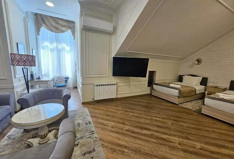 ホテル Silk Road Kokand