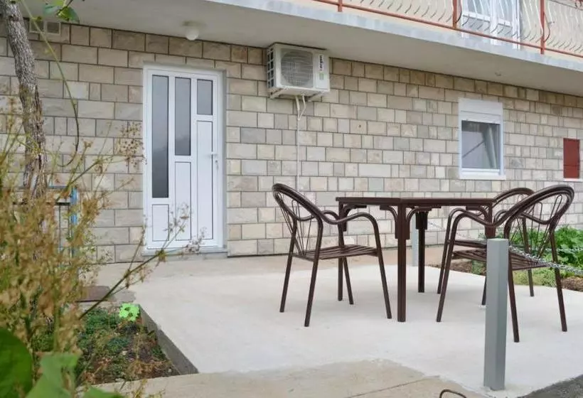 پانسیون Apartman Hrupjela