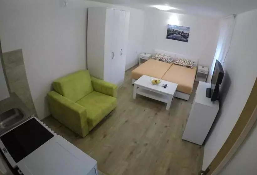 پانسیون Apartman Hrupjela