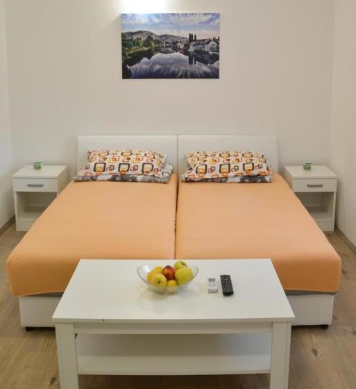 پانسیون Apartman Hrupjela