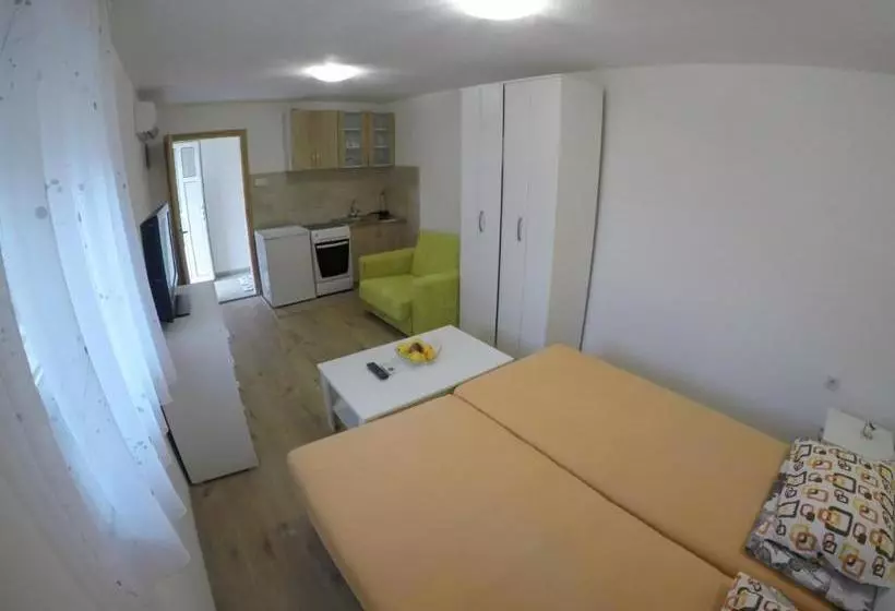 پانسیون Apartman Hrupjela