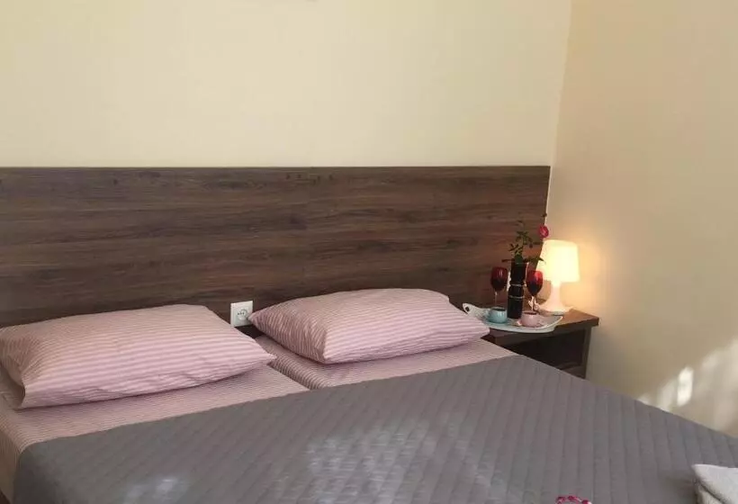 پانسیون Guest House Hello