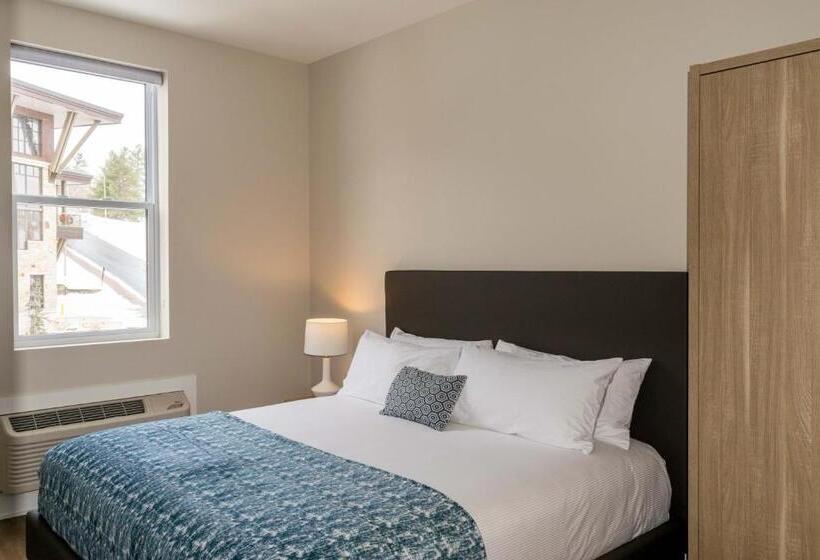 Общежитие Lake Placid Inn: Main Street