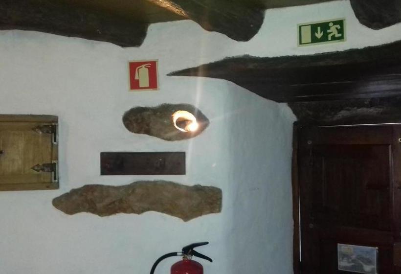 Отель Cabeço Dos Três Moinhos