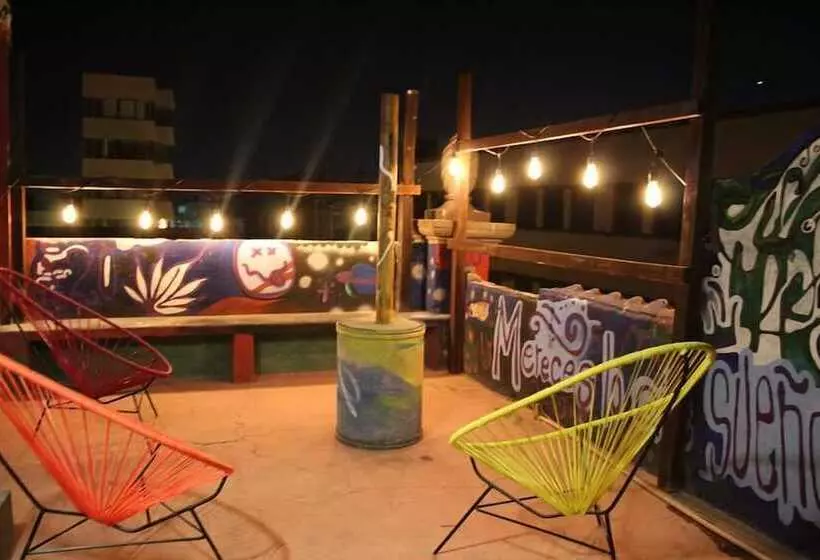 هتل Hostal Chesal