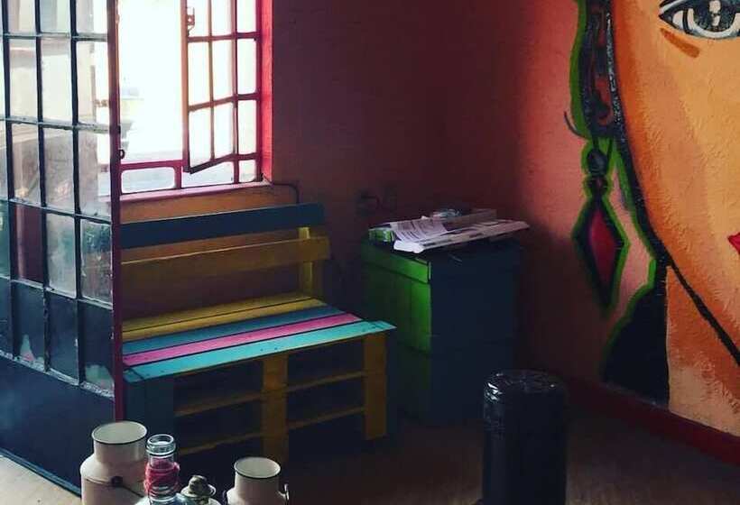 هتل Hostal Chesal