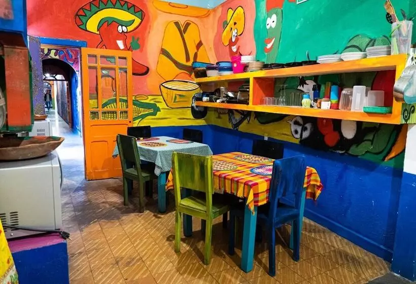 هتل Hostal Chesal