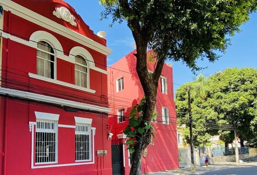 Reef Hostel & Pousada