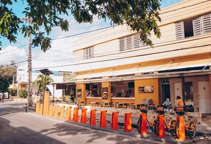 Reef Hostel & Pousada