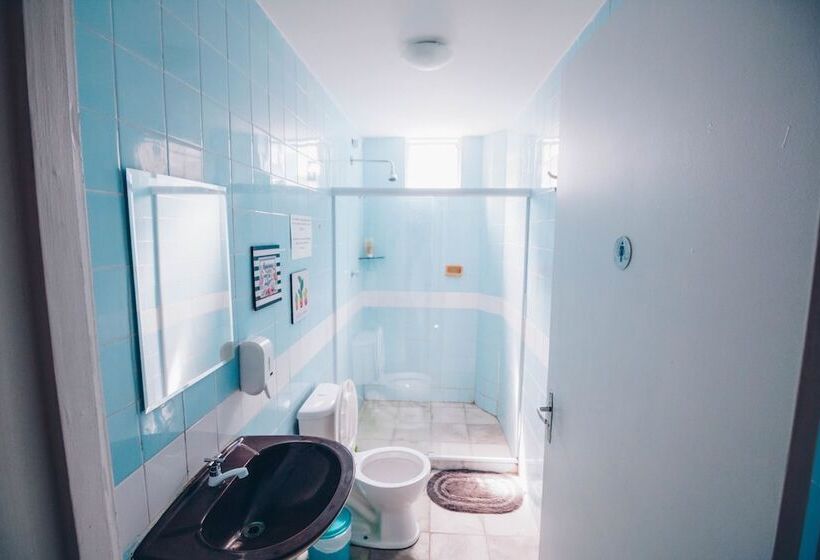 Reef Hostel & Pousada