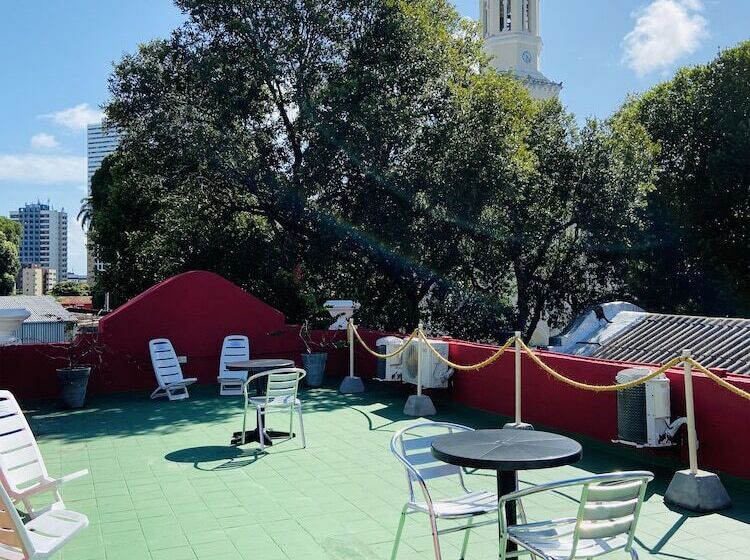 Reef Hostel & Pousada