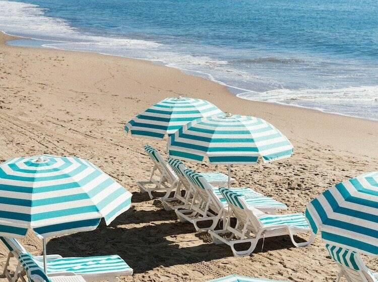 リゾートホテル Rosewood Miramar Beach