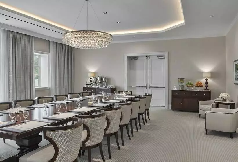 リゾートホテル Rosewood Miramar Beach