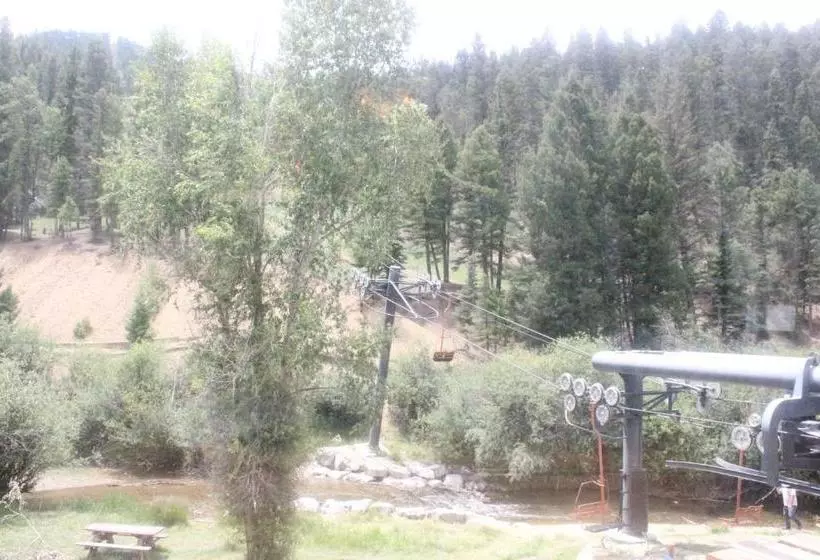 هتل Copper King Lodge