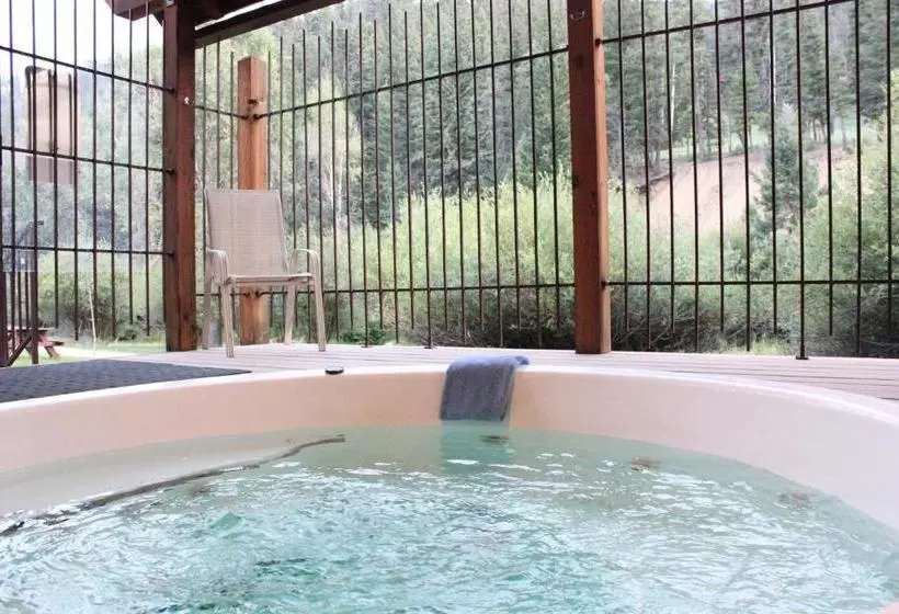 هتل Copper King Lodge