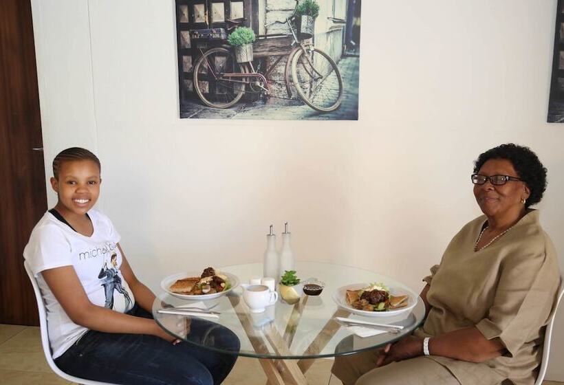 پانسیون Denver Echo Executive Guest House