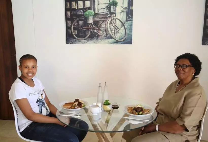 پانسیون Denver Echo  Executive Guest House