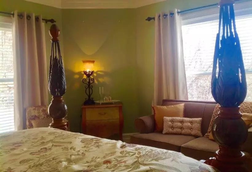 ベッドアンドブレックファースト Skyline Vineyard Inn