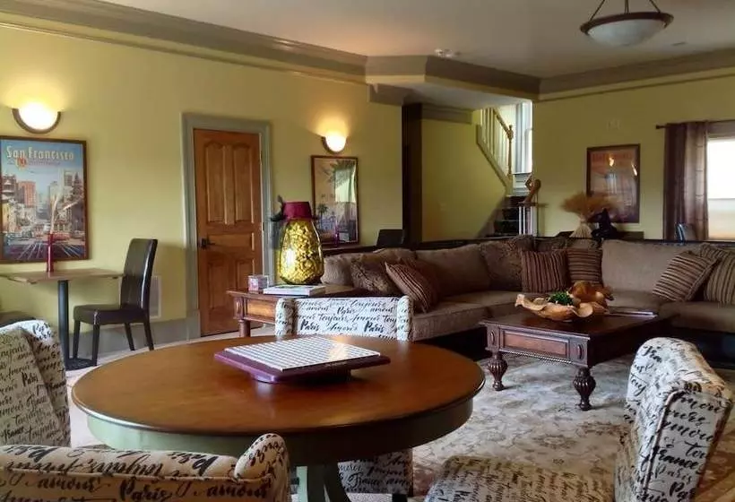 ベッドアンドブレックファースト Skyline Vineyard Inn