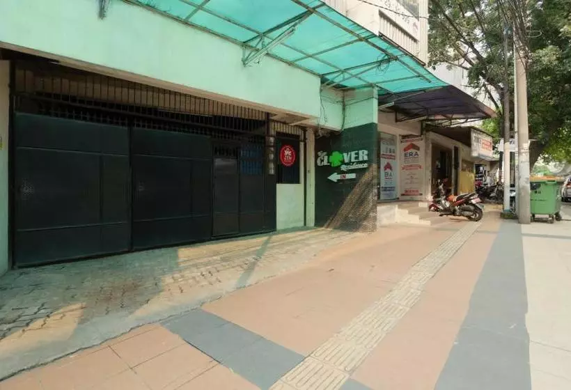 ペンション Clover Residence Near Mall Ambassador