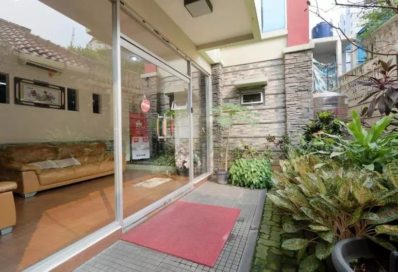 ペンション Clover Residence Near Mall Ambassador
