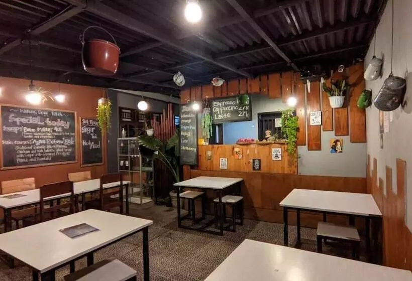 Dong Paloh Hostel