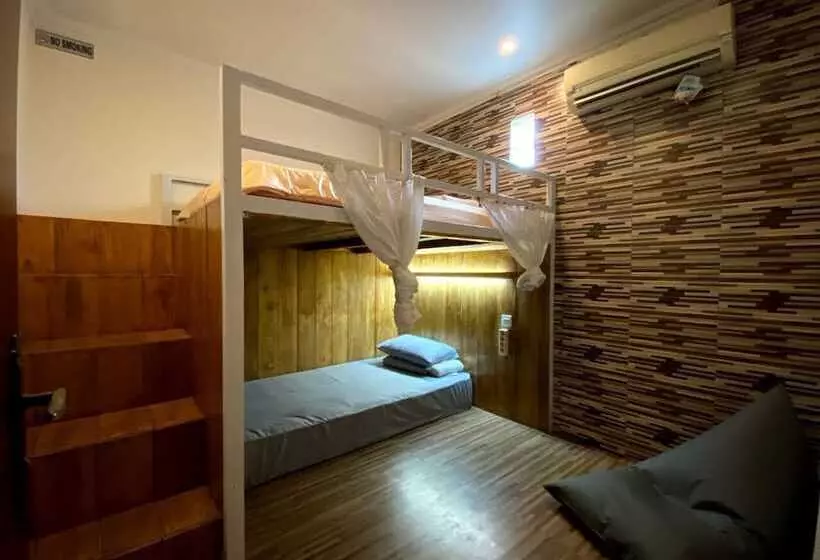Dong Paloh Hostel