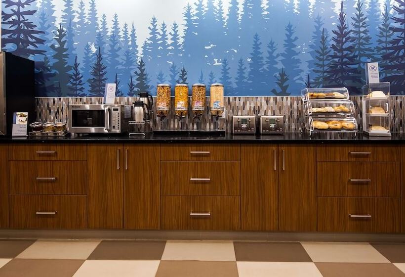 호텔 Best Western Plus Hinton Inn & Suites