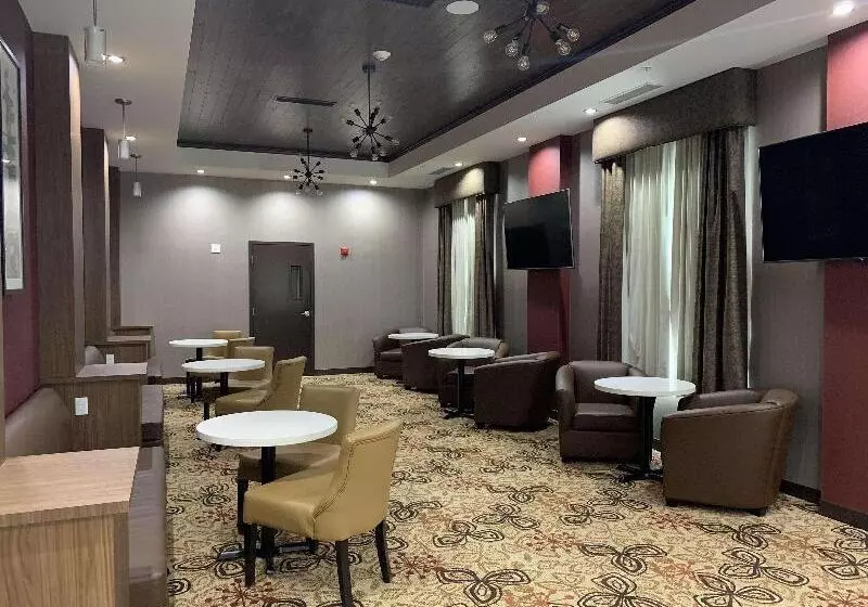 Hotelli Best Western Plus Hinton Inn & Suites