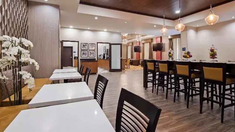 Hotelli Best Western Plus Hinton Inn & Suites