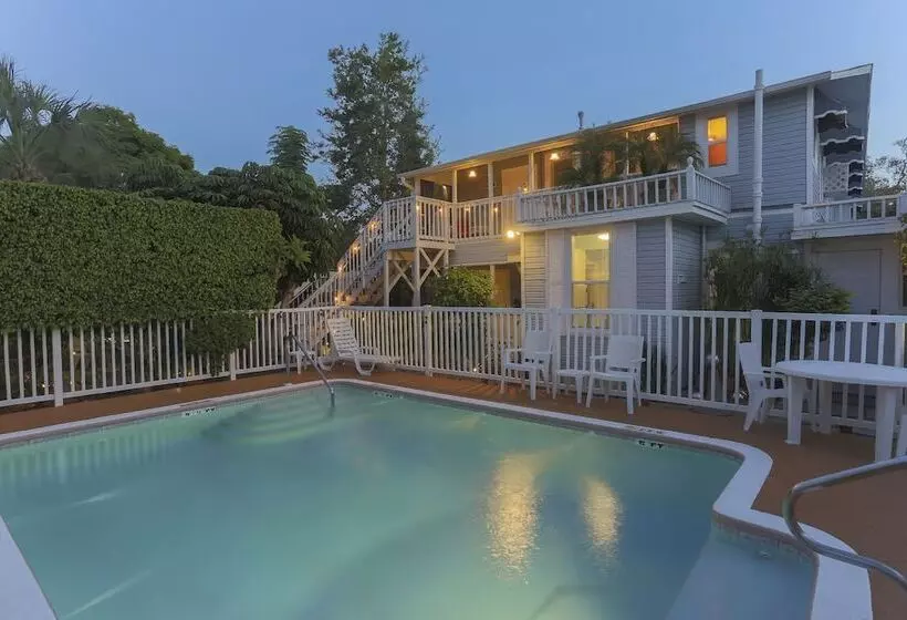 Aamiaismajoitus (B&B) Meranova Guest Inn