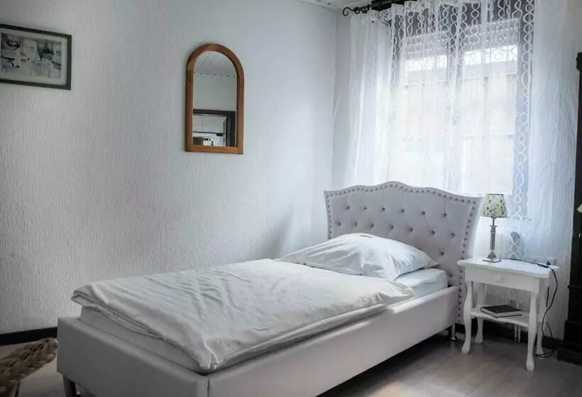 Hotelli Mutter Siepe