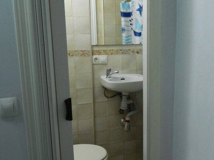 پانسیون Hostal El Rincon De Carlota